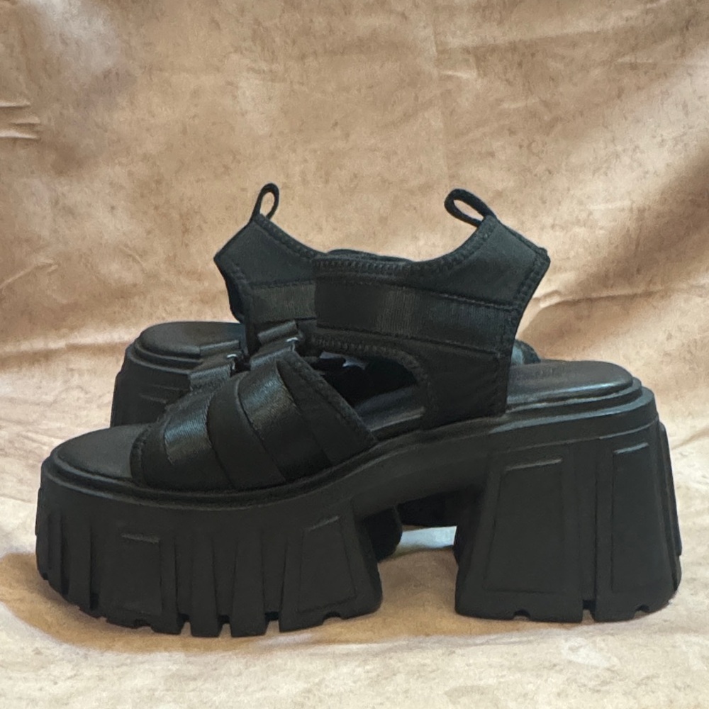 Dolls Kill Sandal Platforms - Picture 3 of 4